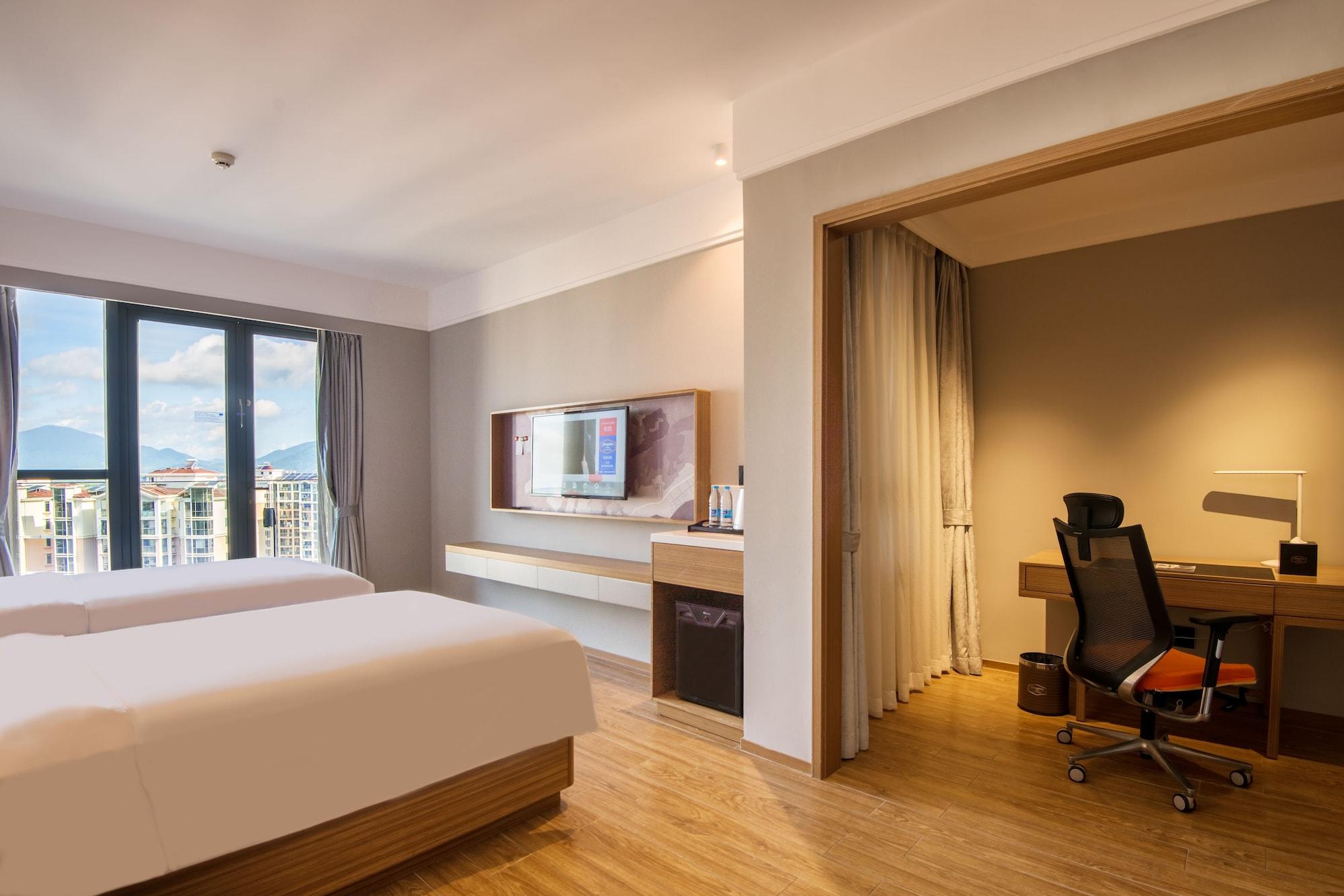 Hampton By Hilton Sanya Bay Hotel Exterior foto
